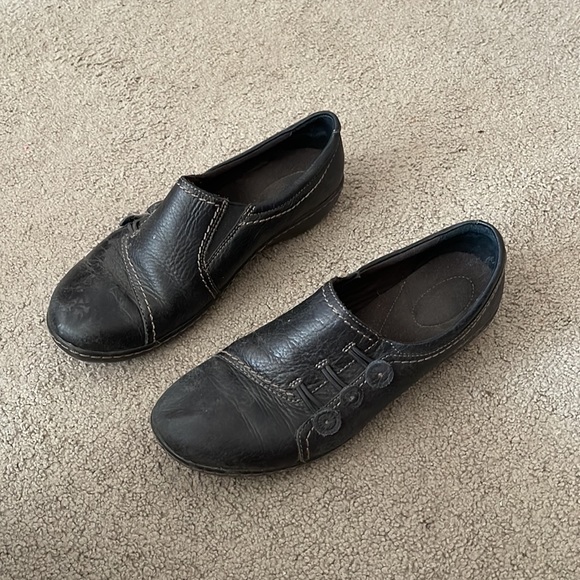 Cute black leather shoes size 9 - Picture 3 of 4